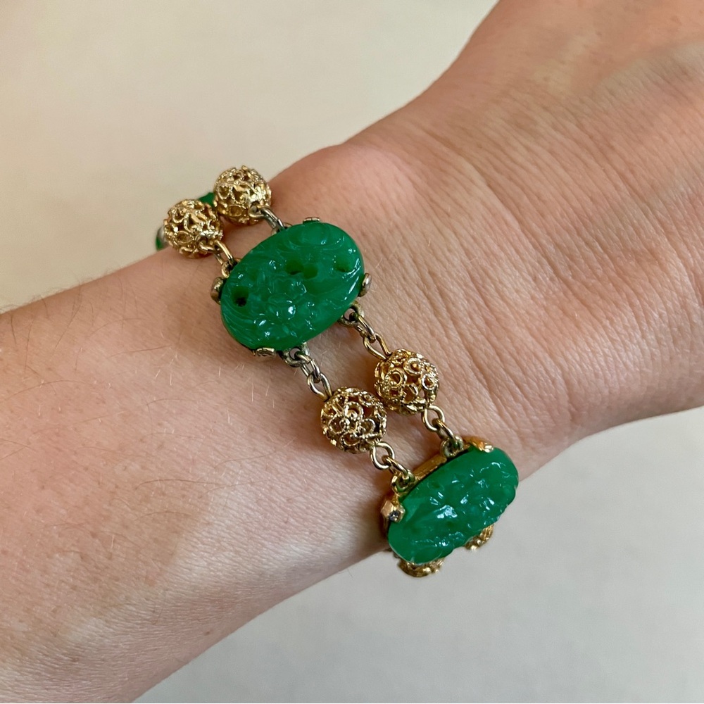 Vintage Green Faux Jade and Gold Tone Bracelet